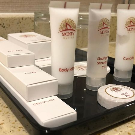 Monty Suites & Golf Уйо Екстер'єр фото