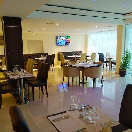 Monty Suites & Golf Уйо Екстер'єр фото