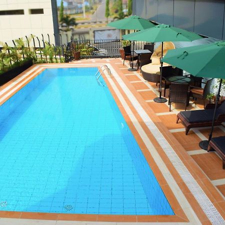 Monty Suites & Golf Уйо Екстер'єр фото