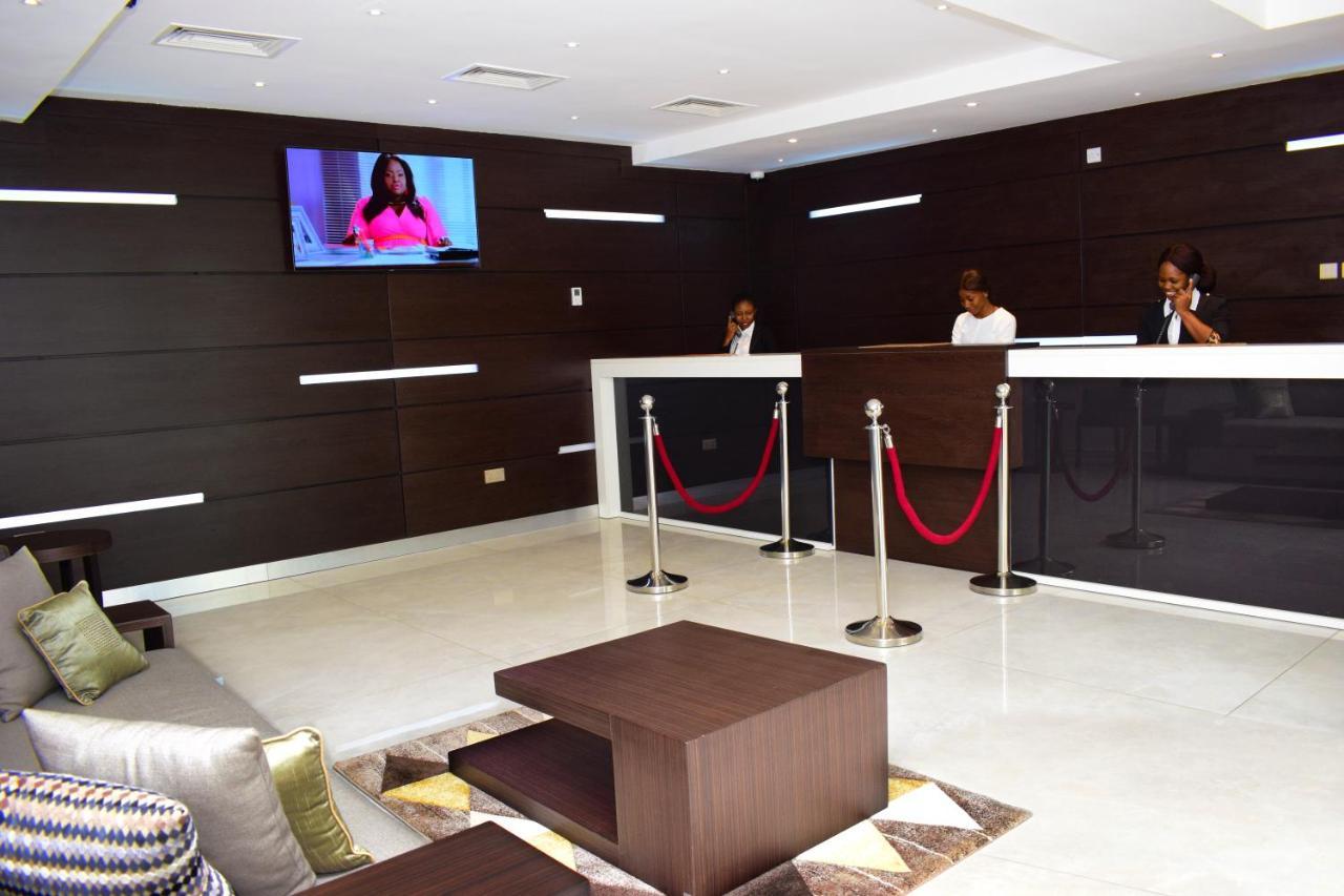 Monty Suites & Golf Уйо Екстер'єр фото