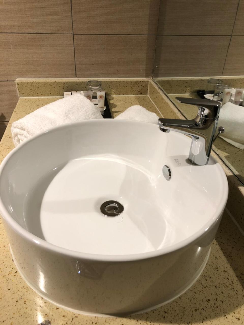 Monty Suites & Golf Уйо Екстер'єр фото