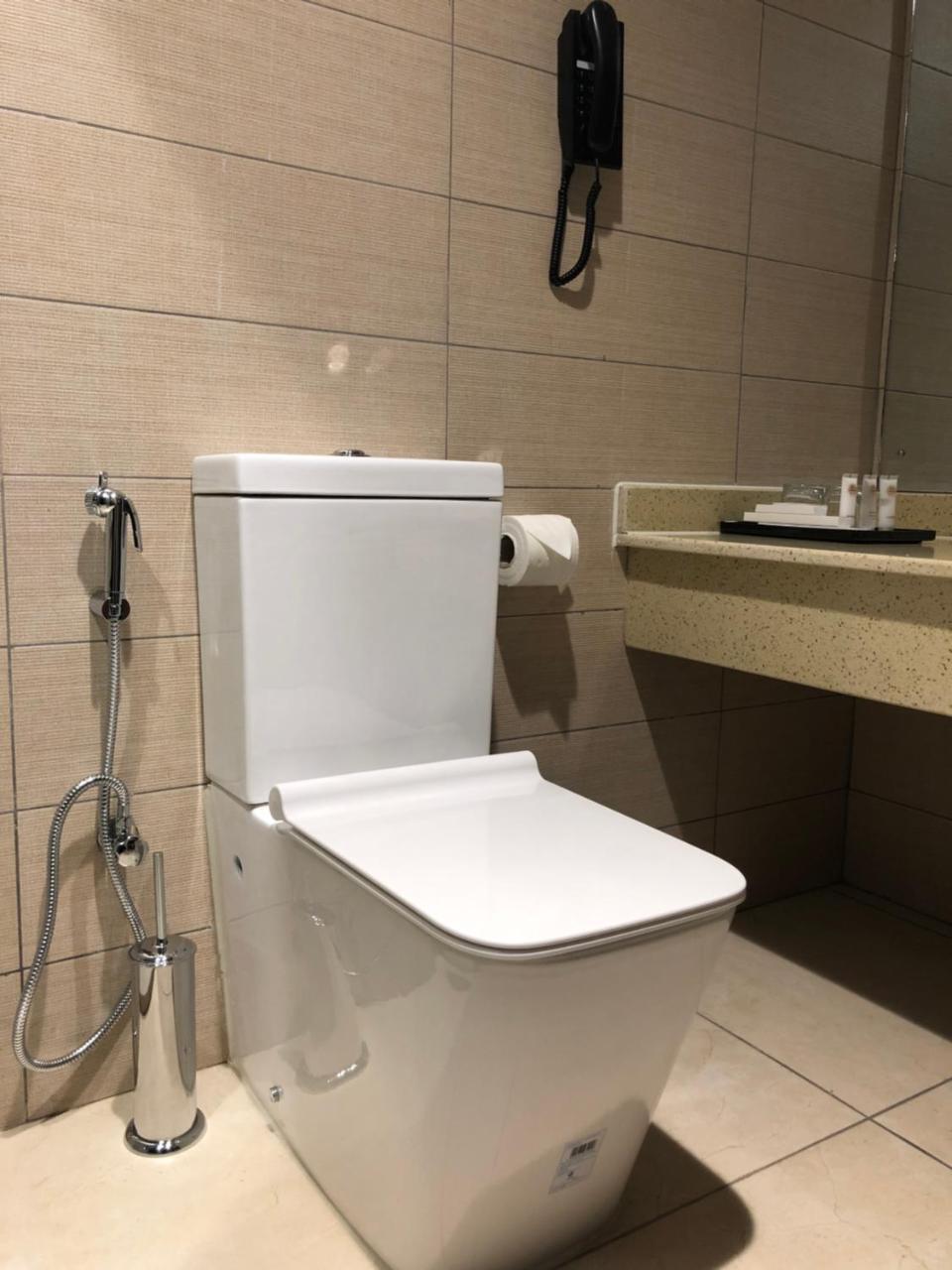 Monty Suites & Golf Уйо Екстер'єр фото